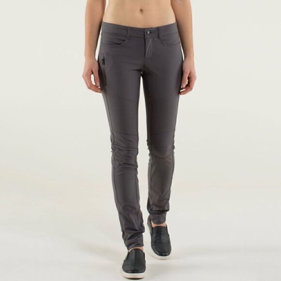 Lululemon Bust A Move Pant in Soot Light - Picture 1 of 9